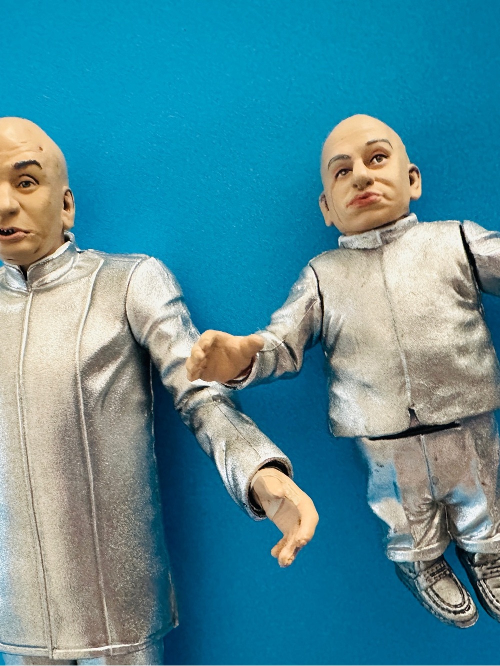 Austin Powers Dr. Evil Mini-Me Vintage 1999 Posable Figures w/Silver Suits - Picture 3 of 8